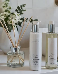 Tuberose & Cashmere Signature Candle
